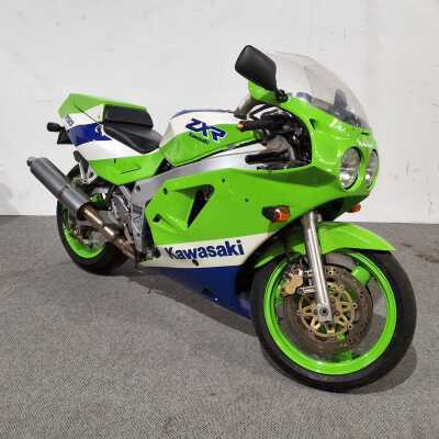 KAWASAKI ZXR750