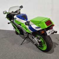 KAWASAKI ZXR750 - 3