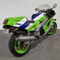 KAWASAKI ZXR750 - 4