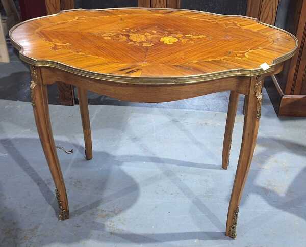 COFFEE TABLE