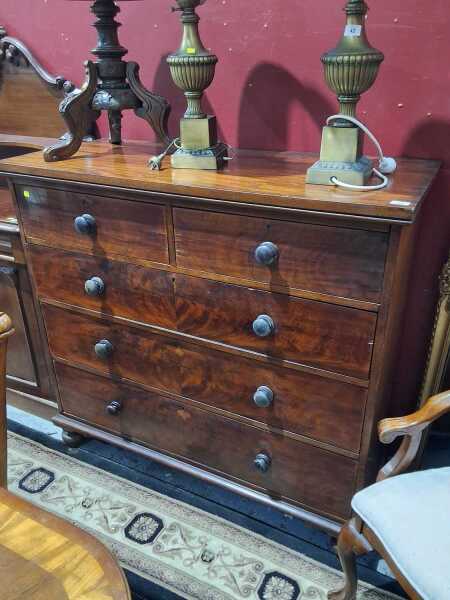 CHEST OF DRAWERS