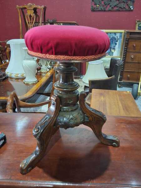 PIANO STOOL