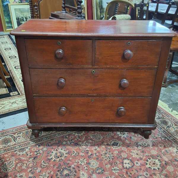 CHEST OF DRAWERS