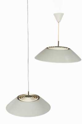 PAIR OF HANGING PENDANT LIGHTS