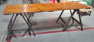 TRESTLE TABLE