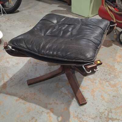 FOOT STOOL