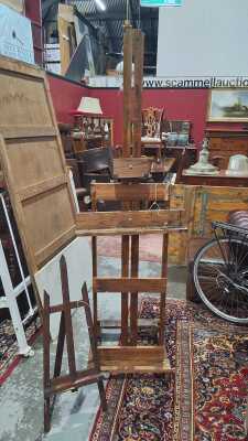 ARTIST EASELS