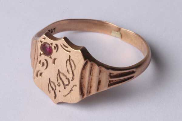 GOLD RING