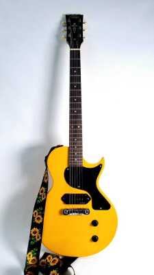 ELECTRIC GUITAR
