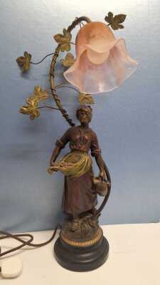 TABLE LAMP