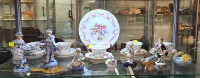 PRETTY CHINA AND ORNAMENTS