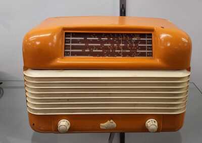 VINTAGE RADIO