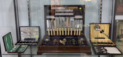FLATWARE