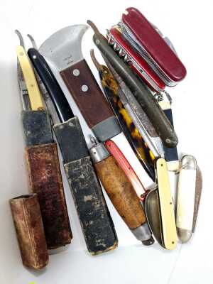 POCKET KNIVES & RAZOR BLADES