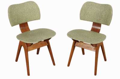 PAIR OF FORM LINE DINING CHAIRS