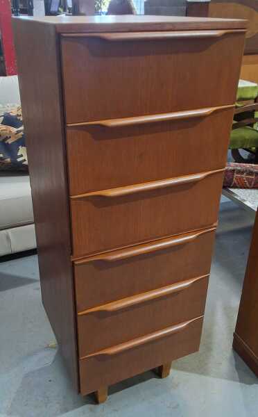CHEST OF DRAWERS