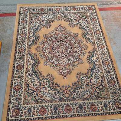 FLOOR RUG