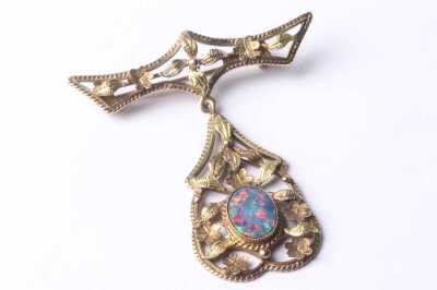 GOLD OPAL BROOCH