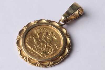 GOLD PENDANT
