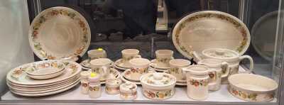 WEDGWOOD QUINCE SET