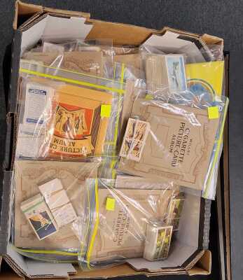 CIGARETTE CARDS