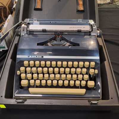 ADLER TYPEWRITER