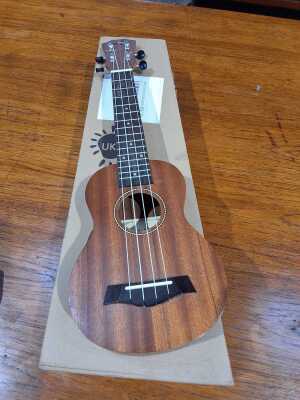 UKULELE
