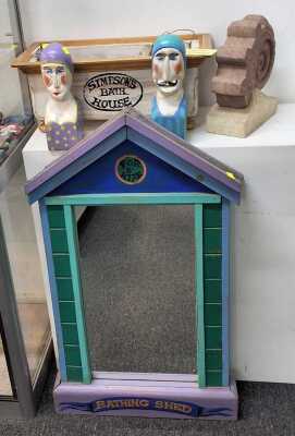 POOL HOUSE DECOR