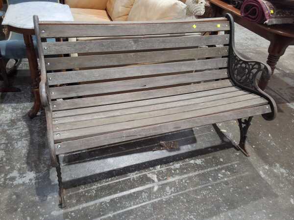 GARDEN BENCH