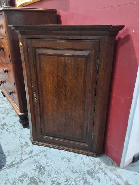 CORNER CABINET