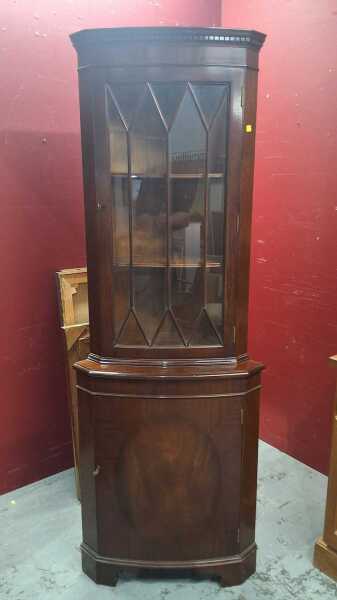 CORNER CABINET