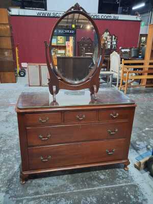 DRESSING CHEST
