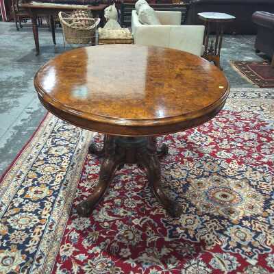 LOO TABLE