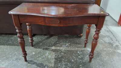 HALL CONSOLE