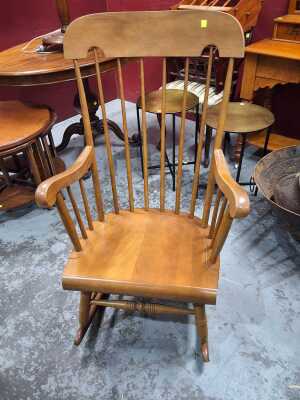 ROCKING CHAIR