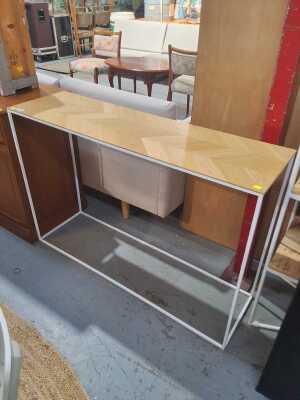 CONSOLE TABLE