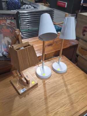 DESK LAMPS