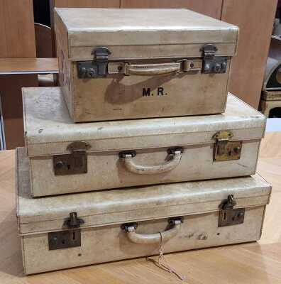 VINTAGE LUGGAGE SET