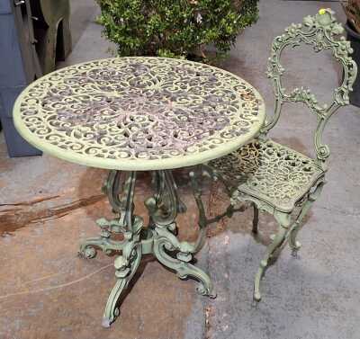 PATIO SET