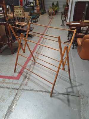 CLOTHES AIRER