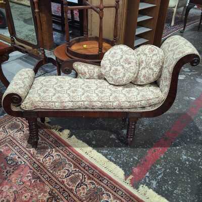 CHAISE LONGUE
