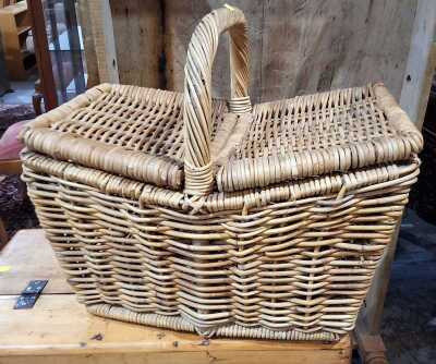 PICNIC BASKET