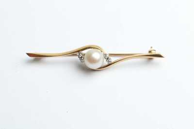 GOLD BROOCH