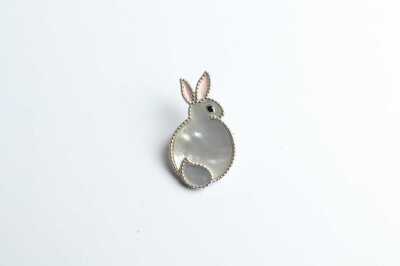 SILVER BROOCH