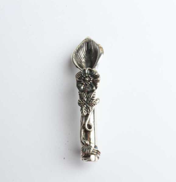 SILVER POSY BROOCH