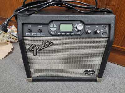 GUITAR AMPLIFIER
