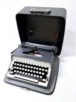 PORTABLE TYPEWRITER