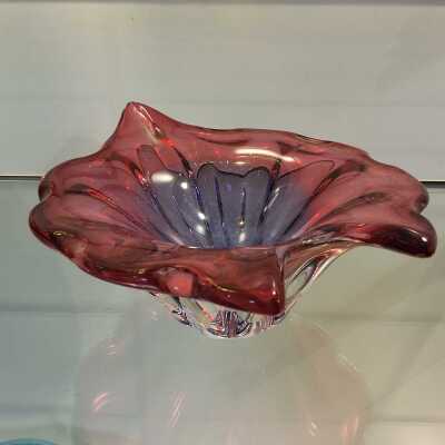 ART GLASS VASE