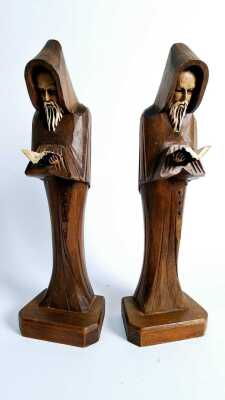 CARVED TIMBER FIGURES