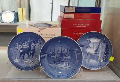 CHRISTMAS PLATES
